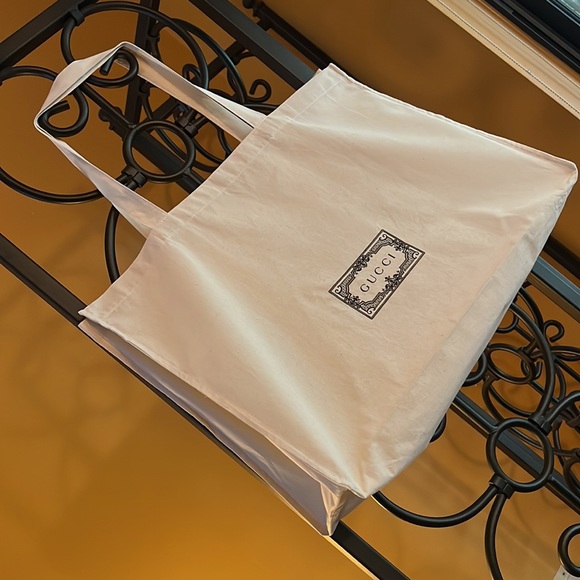 GUCCI VIP Tote - Picture 3 of 6